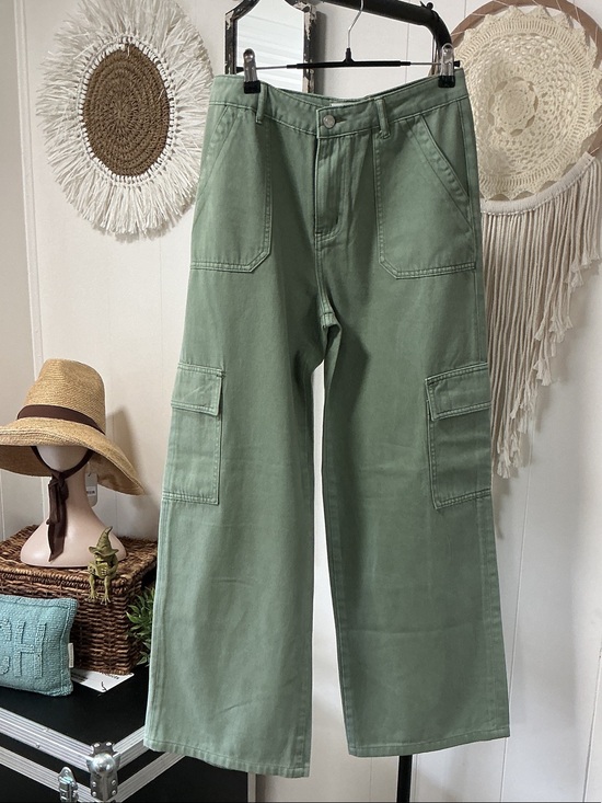 Vervet Blue Pants - Vervet Blue Utility Wide-Leg Cargo Pants - Sage Green